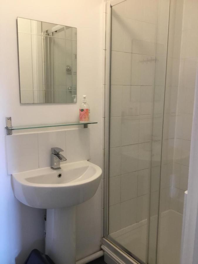 Self-Contained Apartment コーシャム エクステリア 写真